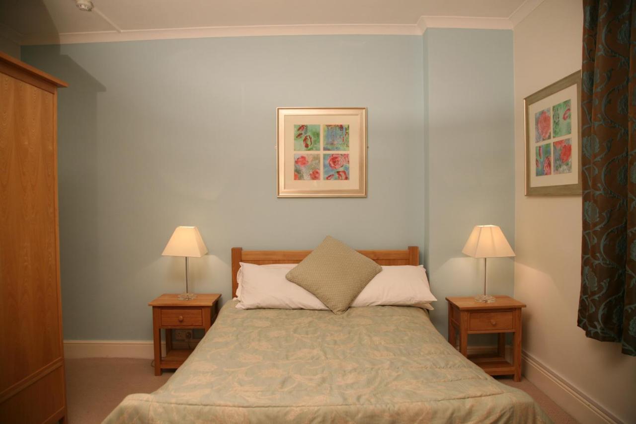 Tamasha Hotel Bromley Room photo